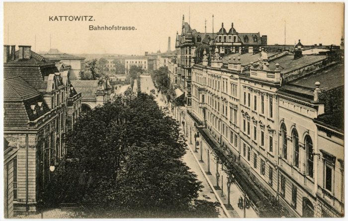Zabytkowa kamienica narożna Zabytkowa kamienica narożna, widok od strony Placu Dworcowego (KONIOR STUDIO)